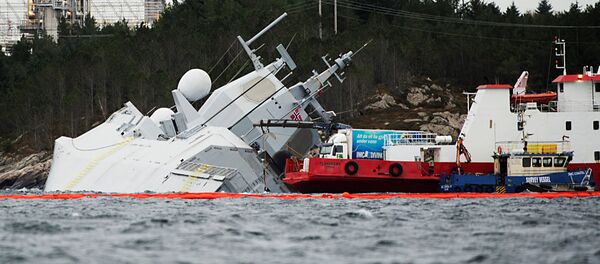Последствия столкновения фрегата Helge Ingstad с танкером - Sputnik Беларусь