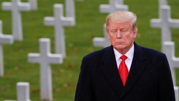 Президент США на кладбище во Франции - Sputnik Беларусь