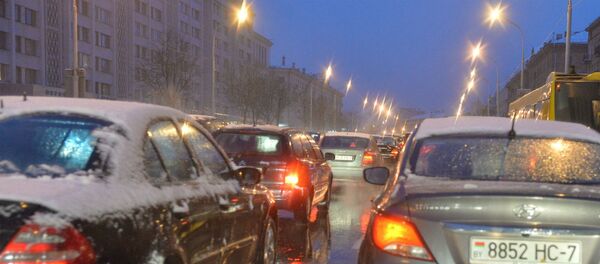 Снег спровоцировал пробки в Минске - Sputnik Беларусь