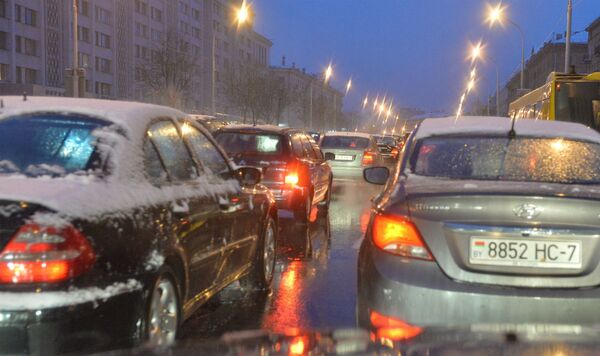 Фотофакт: в Минске выпал первый снег Фотофакт: в Минске выпал первый снег - Sputnik Беларусь