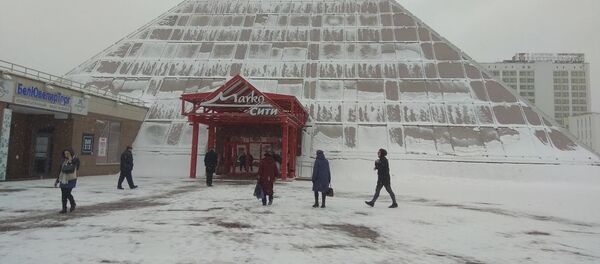 Снег снова выпал в Витебске - Sputnik Беларусь