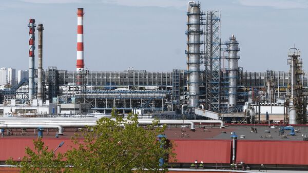 Московский НПЗ остановил прием нефти из-за нештатной ситуации - Sputnik Беларусь