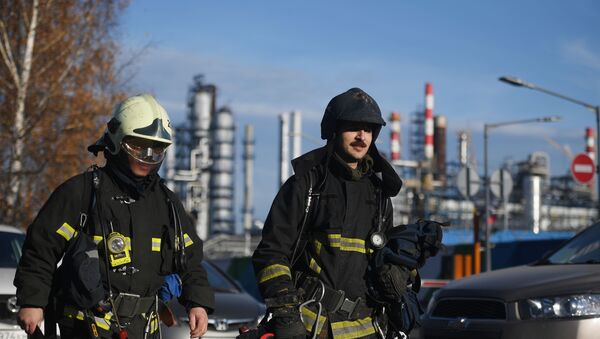 Пожар на Московском нефтеперерабатывающем заводе - Sputnik Беларусь