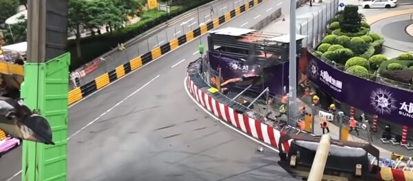 Юная гонщица Формулы-3 попала в страшную аварию  - Sputnik Беларусь