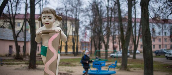 Казка і быль Трактарнага пасёлка: парфенон, паціа і трохі Гаваны Казка і быль Трактарнага пасёлка: парфенон, паціа і трохі Гаваны - Sputnik Беларусь