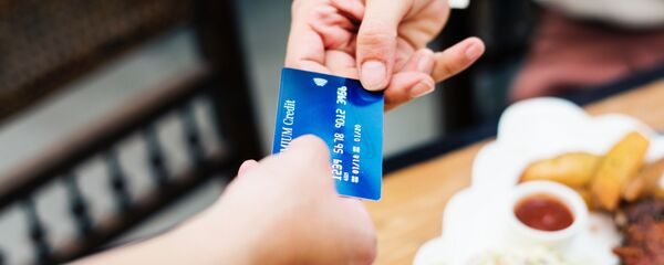 Банковская карта, архивное фото Банковская карта, архивное фото - Sputnik Беларусь