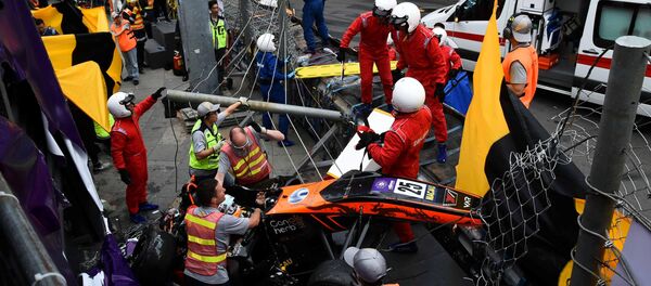 Софию Флёрш эвакуируют из болида - Sputnik Беларусь