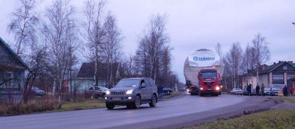 Транспортный шлюз для Белорусской АЭС проехал по территории Новгородской области России - Sputnik Беларусь
