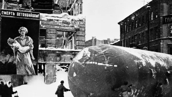 Транспортировка газгольдеров в Ленинграде - Sputnik Беларусь