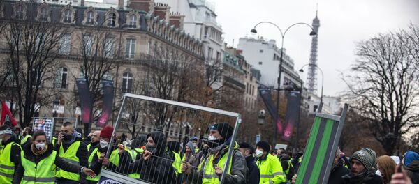 Акция протестов автомобилистов желтые жилеты в Париже Акция протестов автомобилистов желтые жилеты в Париже - Sputnik Беларусь
