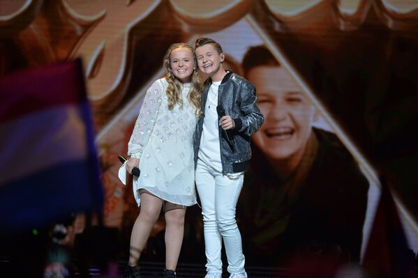Представители детского Евровидения-2018 от Нидерландов Макс и Анне - Sputnik Беларусь