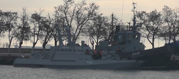Опубликовано видео преследования украинских кораблей в Керченском проливе Опубликовано видео преследования украинских кораблей в Керченском проливе - Sputnik Беларусь