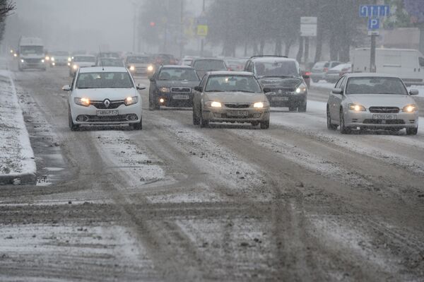 Снежный фотофакт: первый день зимы в Минске - Sputnik Беларусь