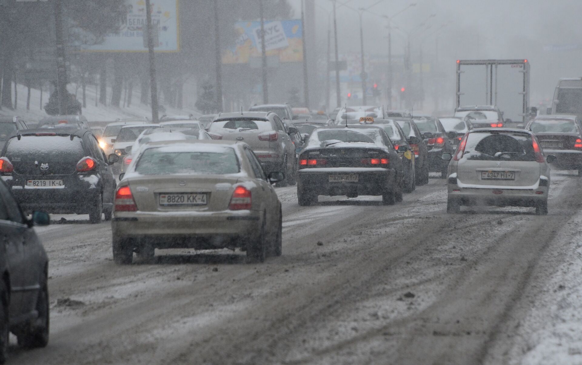 Пробка на минском. Минск пробки. Снег в Минске сегодня 2022.