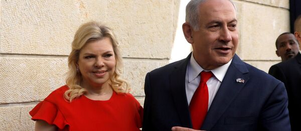 Премьер Израиля Биньямин Нетаньяху с супругой Сарой - Sputnik Беларусь
