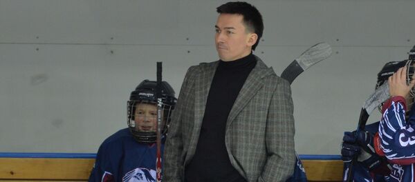 Дмитрий Басков руководит действиями своей команды, которую он трижды приводил к чемпионству на городе Дмитрий Басков руководит действиями своей команды, которую он трижды приводил к чемпионству на городе - Sputnik Беларусь