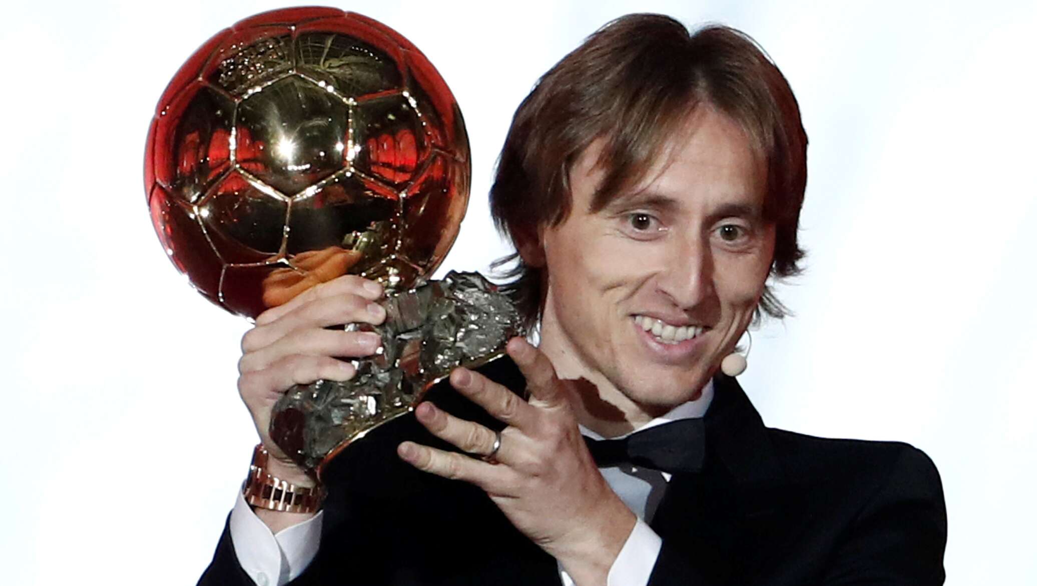 Модрич золотой. Luka Modric золотой мяч. Мальдини золотой мяч.