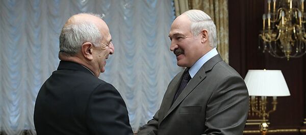 Встреча президента Беларуси Александра Лукашенко с послом Грузии Валерием Кварацхелией Встреча президента Беларуси Александра Лукашенко с послом Грузии Валерием Кварацхелией - Sputnik Беларусь