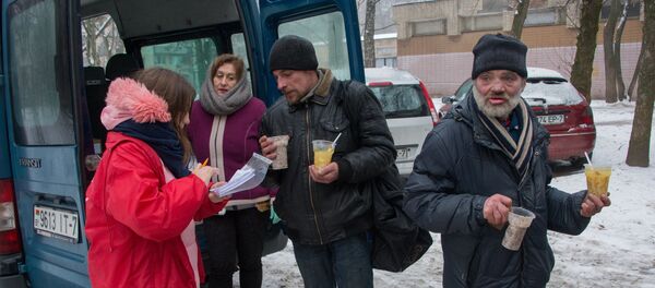 Акция Социальный патруль, оказывающая помощь бомжам, будет работать в Минске до последнего дня зимы - Sputnik Беларусь