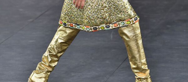 Показ новой коллекции Карла Лагерфельда Chanel Métiers d'Art в Метрополитен-музее Показ новой коллекции Карла Лагерфельда Chanel Métiers d'Art в Метрополитен-музее - Sputnik Беларусь