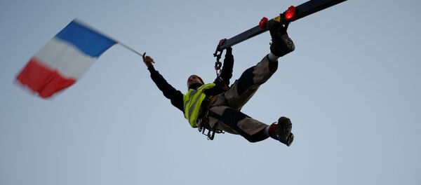 Протестующий во Франции Протестующий во Франции - Sputnik Беларусь