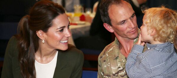 Кейт Миддлтон на Кипре на вечеринке для семей военных - Sputnik Беларусь