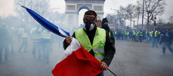 Протесты желтых жилетов в Париже Протесты желтых жилетов в Париже - Sputnik Беларусь