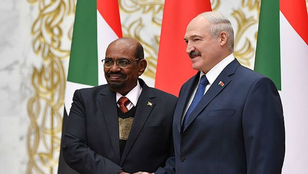 Президент Беларуси Александр Лукашенко и Президент Судана Омар Хасан Ахмед аль-Башир - Sputnik Беларусь