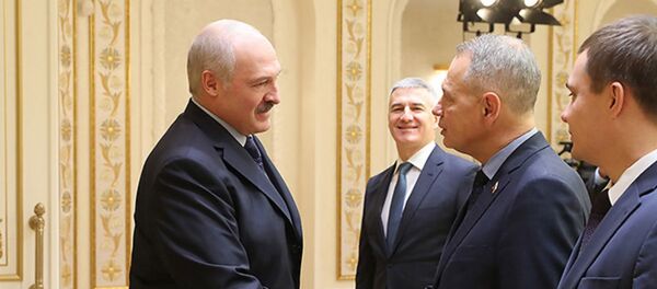 Президент Беларуси Александр Лукашенко на встрече с главой Республики Карелия Артуром Парфенчиковым Президент Беларуси Александр Лукашенко на встрече с главой Республики Карелия Артуром Парфенчиковым - Sputnik Беларусь