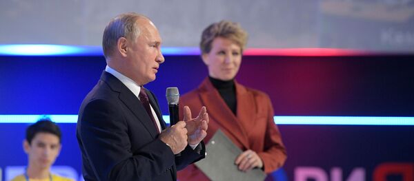 Президент РФ Владимир Путин выступает на открытом уроке Направление прорыва - Sputnik Беларусь