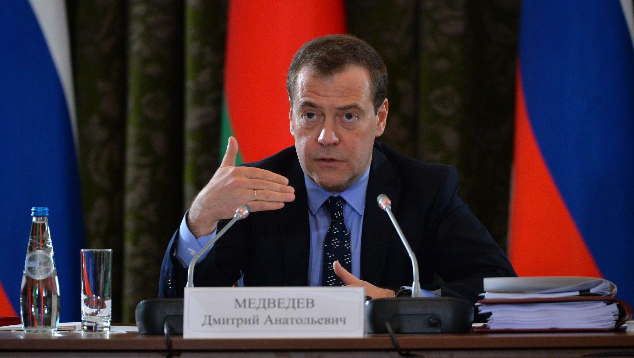 Призвал снять. Медведев призвал сдерживать рост тарифов на события ТВЦ.