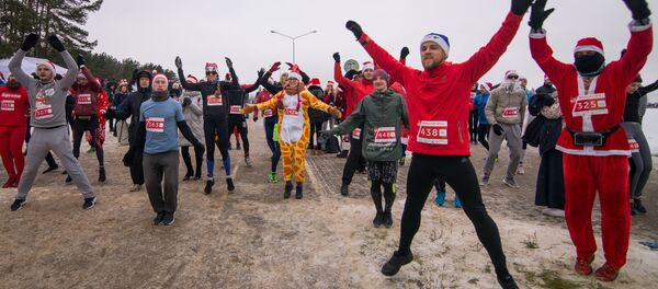 Новогодний забег в Минске 15 декабря - Sputnik Беларусь