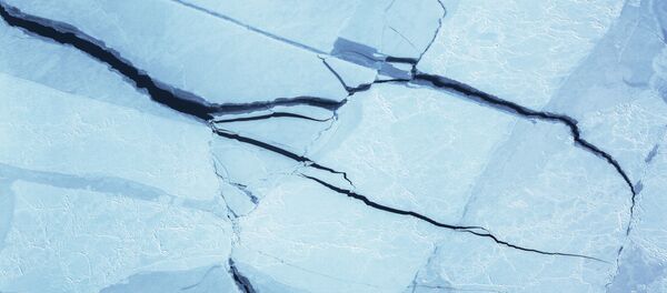 Трещины на льду - Sputnik Беларусь