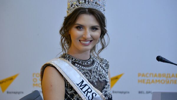 Обладательница титула  Mrs. Belarus Globe 2018 Ксения Анапреенко - Sputnik Беларусь