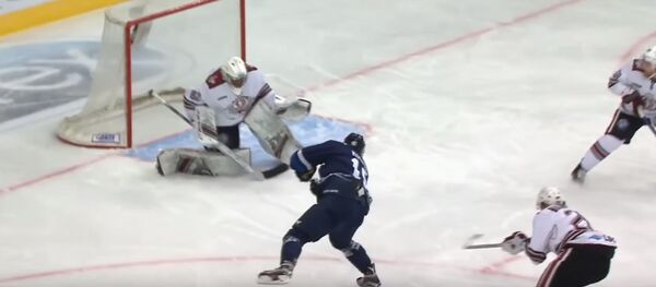 Видеообзор матча КХЛ Динамо-Минск - Динамо (Рига)  - Sputnik Беларусь