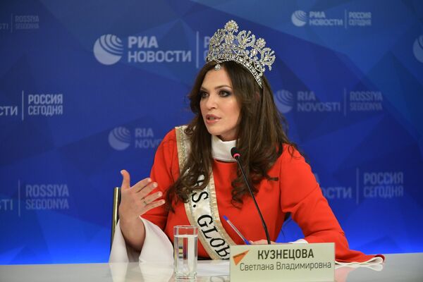 Светлана Кузнецова уже хорошо знает особенности участия в конкурсах красоты и в 2017 году стала Миссис Глобо - Sputnik Беларусь