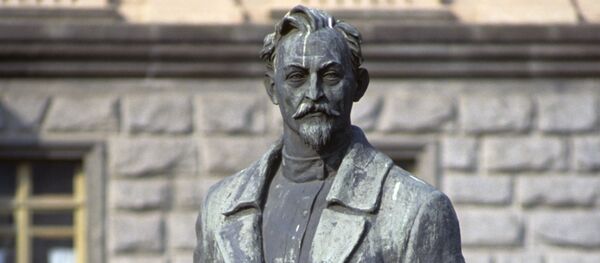 Памятник Ф.Э. Дзержинскому у здания КГБ СССР Памятник Ф.Э. Дзержинскому у здания КГБ СССР - Sputnik Беларусь