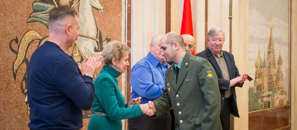 Узнагароды знайшлі сваіх герояў у пасольстве Расіі ў Мінску Узнагароды знайшлі сваіх герояў у пасольстве Расіі ў Мінску - Sputnik Беларусь