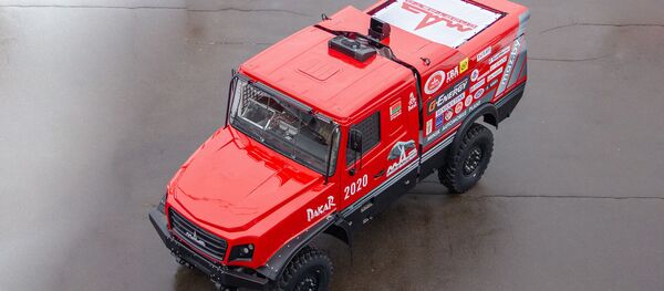 Першы капотны: навінка МАЗ-СПОРТаўта выехала з завадскіх варотаў - Sputnik Беларусь