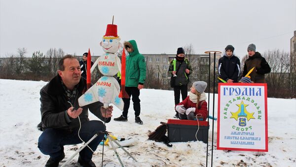 Новогодняя ракета-снеговик оказалась самой тяжелой на подъем и взлетела только с четвертого раза - Sputnik Беларусь