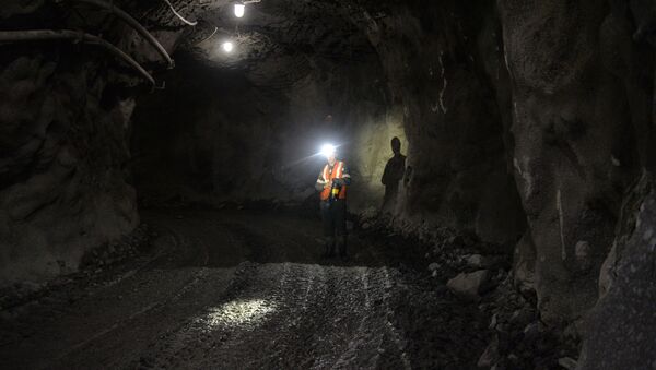 Работник подземного рудника, архивное фото - Sputnik Беларусь