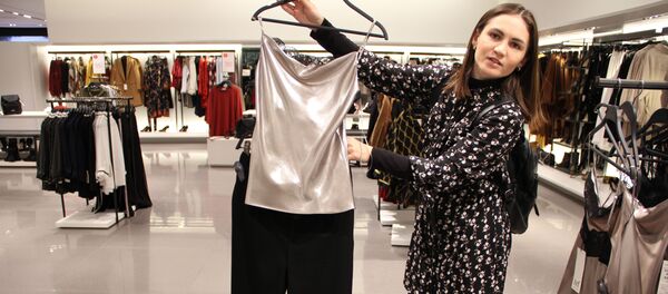 Стилист Анна Чернявская рассказала, как выбрать бюджетный и стильный наряд для празднования Нового года Стилист Анна Чернявская рассказала, как выбрать бюджетный и стильный наряд для празднования Нового года - Sputnik Беларусь