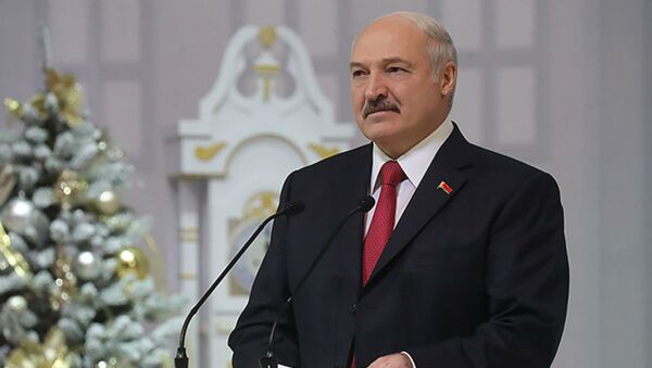 Президент Беларуси Александр Лукашенко на новогоднем благотворительном празднике для детей в рамках акции Наши дети - Sputnik Беларусь