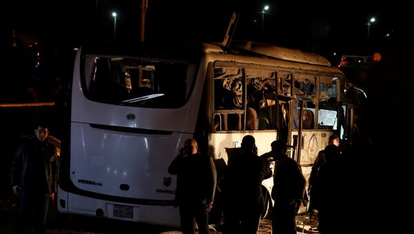 В пригороде Каира взорвался туристический автобус: погибли четыре человека - Sputnik Беларусь