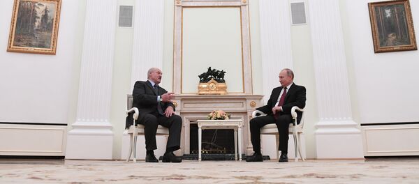 Президенты России Владимир Путин и Беларуси Александр Лукашенко на встрече в Кремле  - Sputnik Беларусь