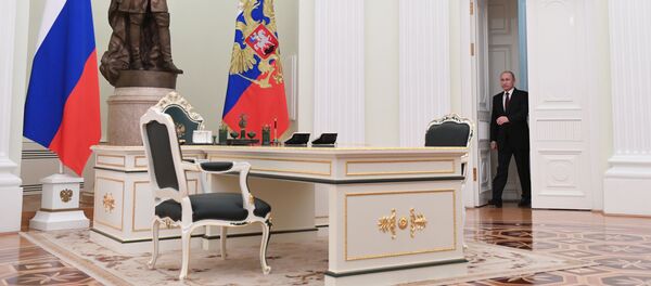 Президент РФ Владимир Путин перед началом встречи с президентом Беларуси Александром Лукашенко - Sputnik Беларусь