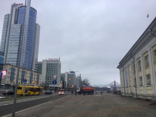 Минск просыпается после новогодней ночи – мусор уже убрали - Sputnik Беларусь