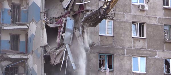 Техника работает на месте взрыва в доме в Магнитогорске - Sputnik Беларусь