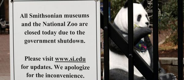 Объявление на входе в Национальный зоопарк - Sputnik Беларусь