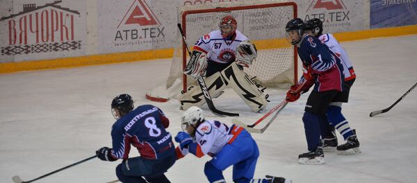 Золотая шайба. Грифоны - Металлург - Sputnik Беларусь